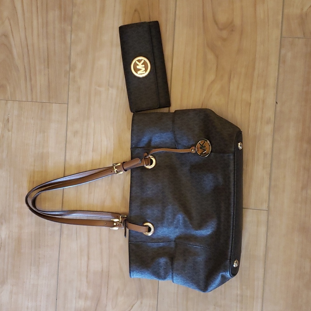 Michael Kors jet set wallet and tote
